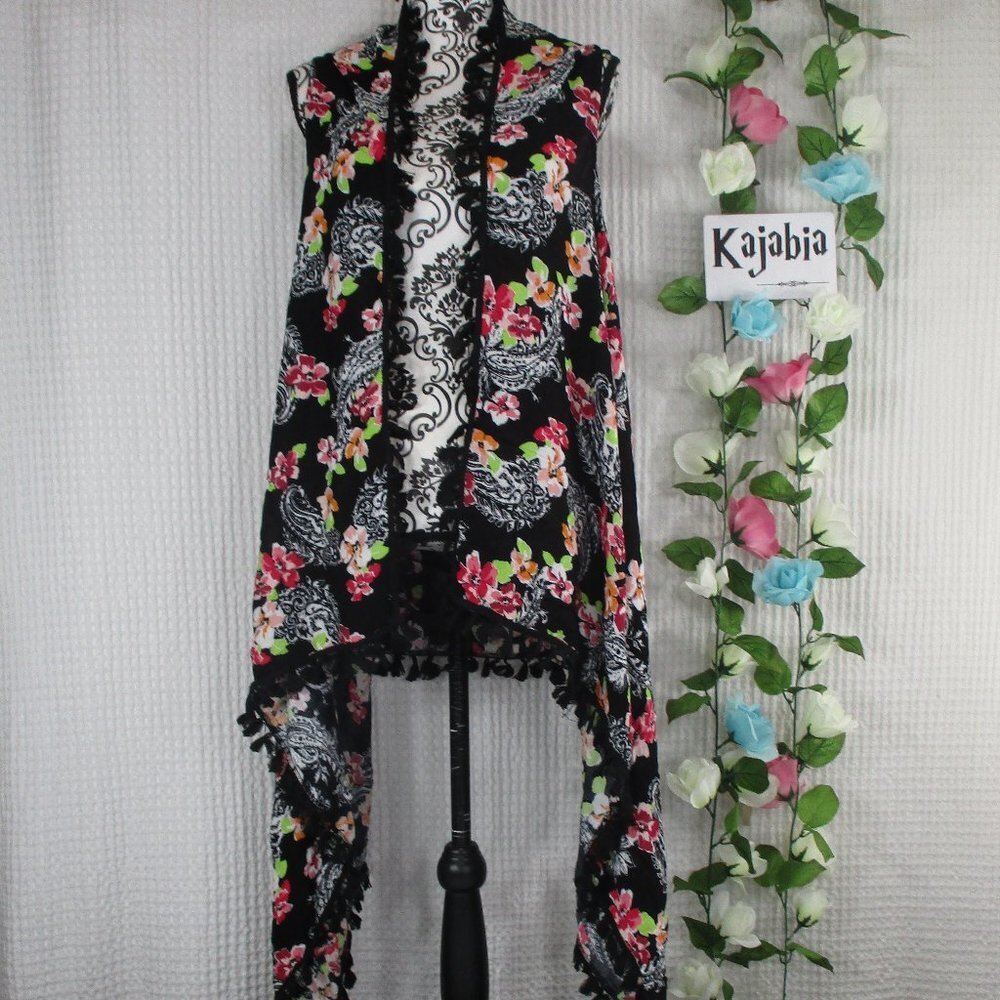 C. Est. 1946 Floral Kimono NWT Size Large